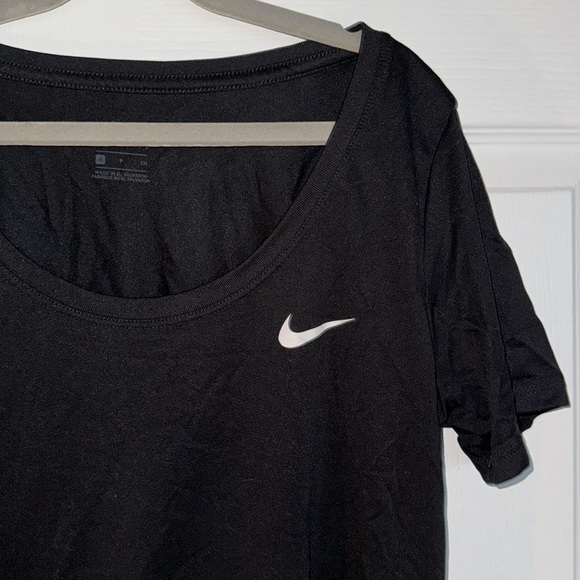 Women’s Nike T - Picture 2 of 4